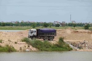 Chủ tịch UBND tỉnh Bình Định “lệnh” cấm tuồn vật liệu thi công cao tốc ra ngoài